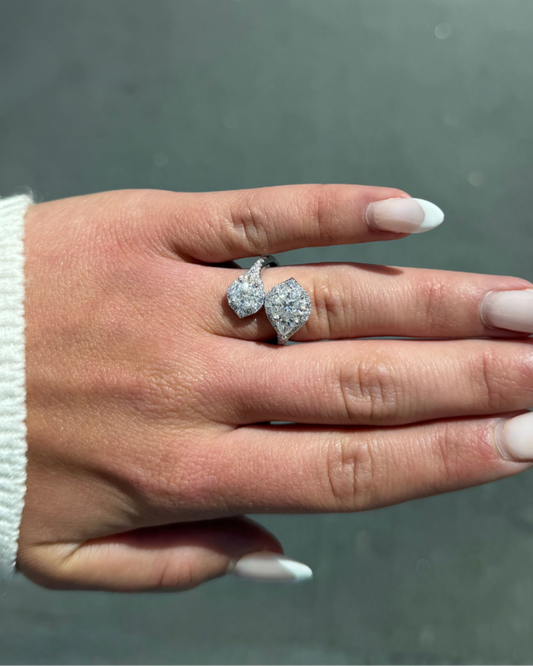 Ladies 2 Headed Pear-Shaped Cluster Fancy Ring