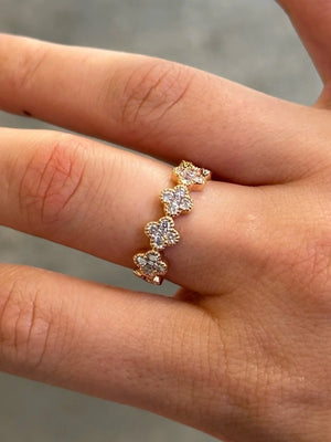 Ladies Clover Shaped Round Diamond Ring