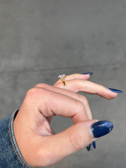 Ladies Lab Grown Round Diamond Engagement Ring