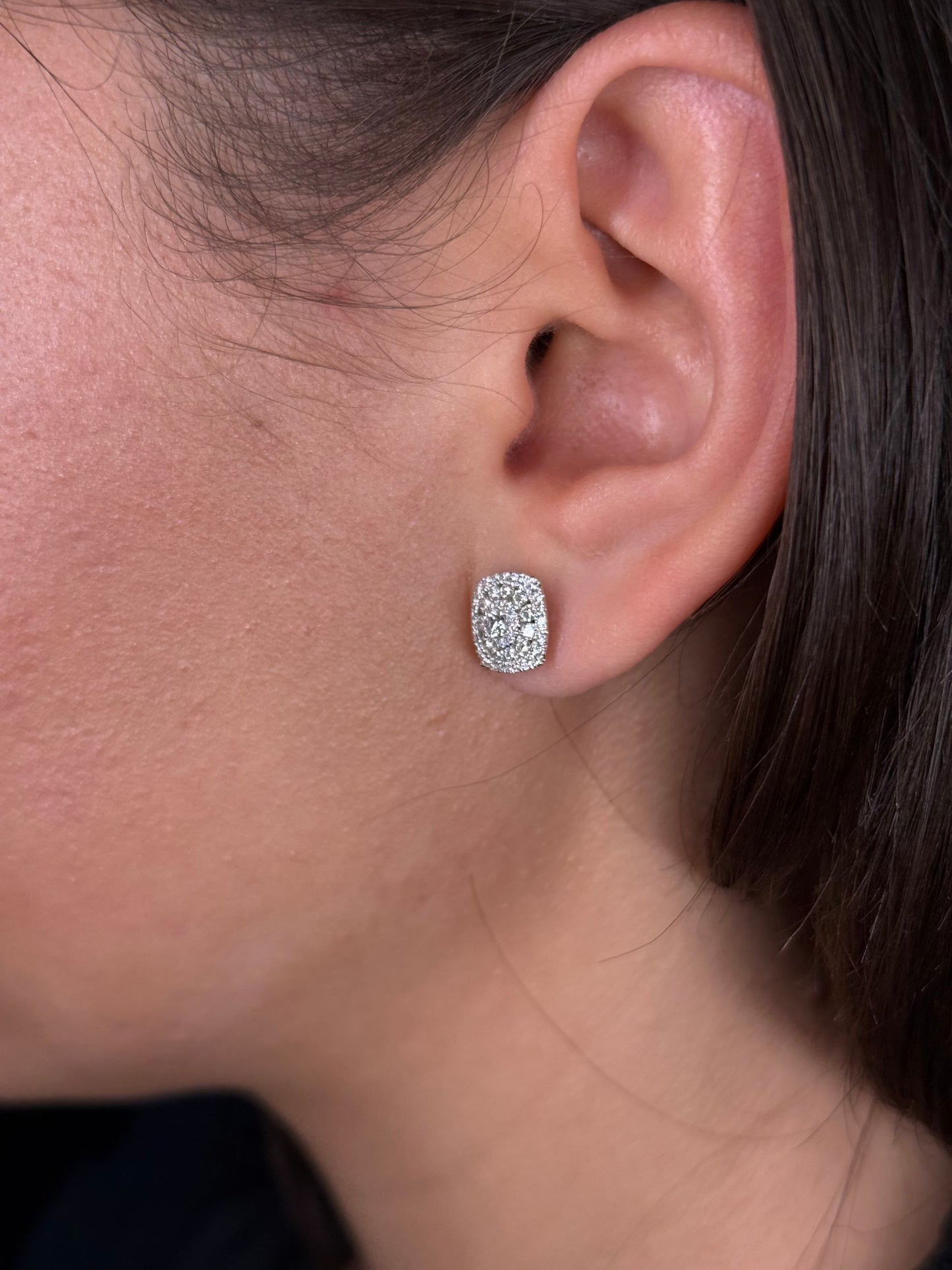 Ladies Round Diamond Cluster Flower Earring