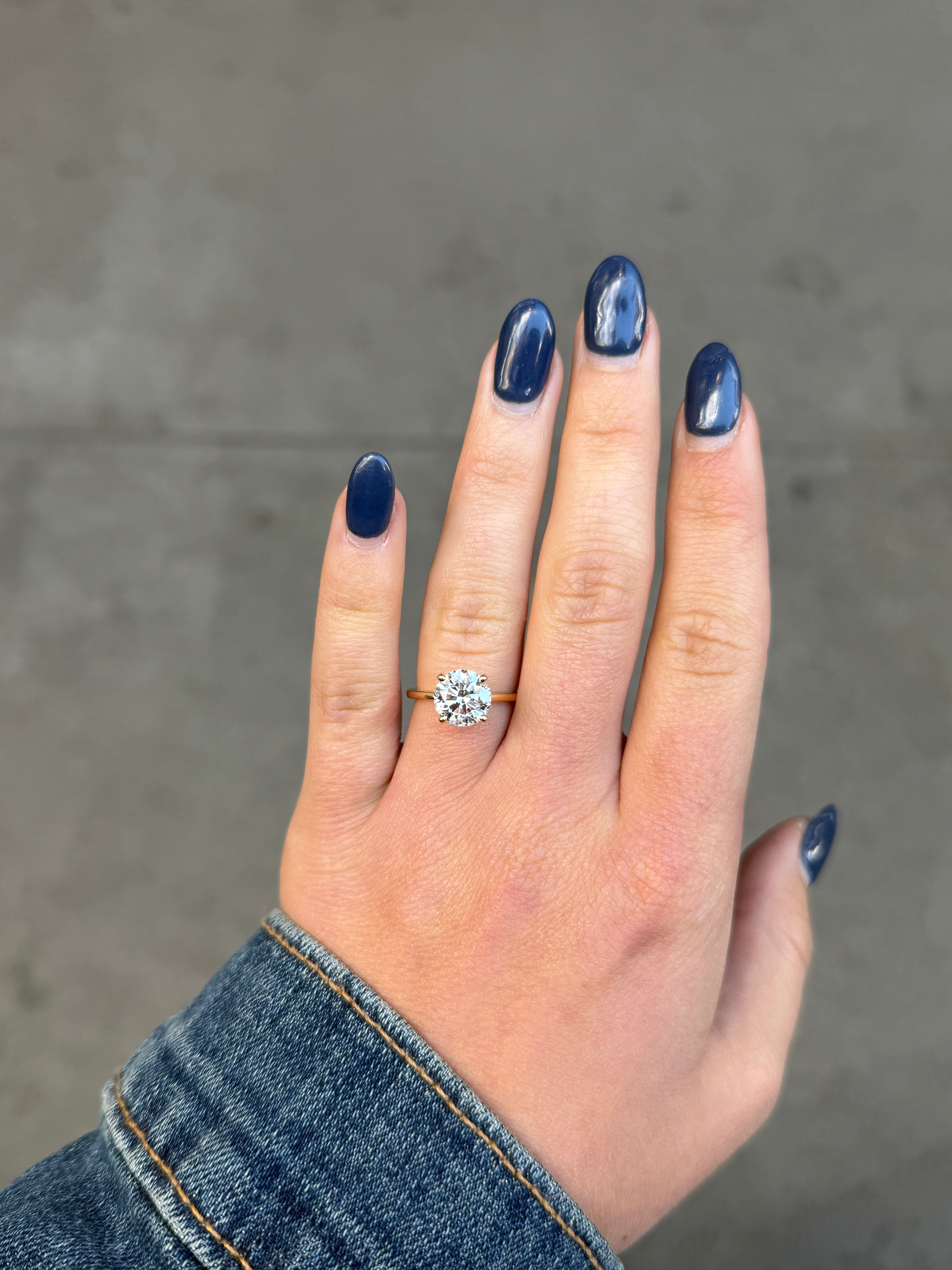 Ladies Lab Grown Round Diamond Engagement Ring