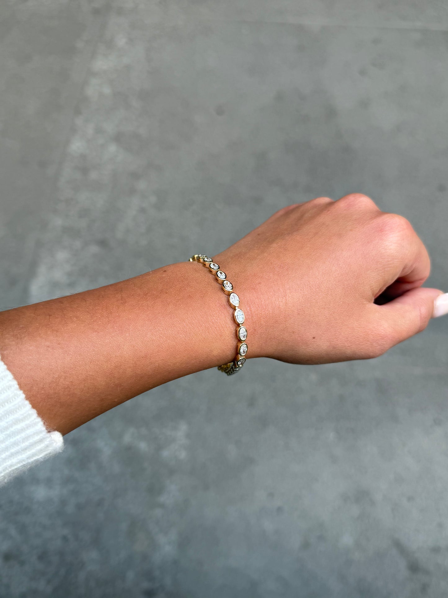 Ladies Lab Grown Bezel Set Oval Bracelet