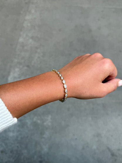 Ladies Lab Grown Bezel Set Oval Bracelet