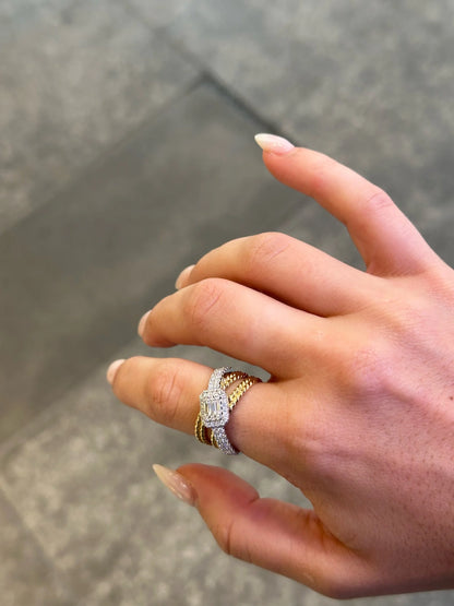 Ladies Two Tone Overlapping Round Diamond Ring