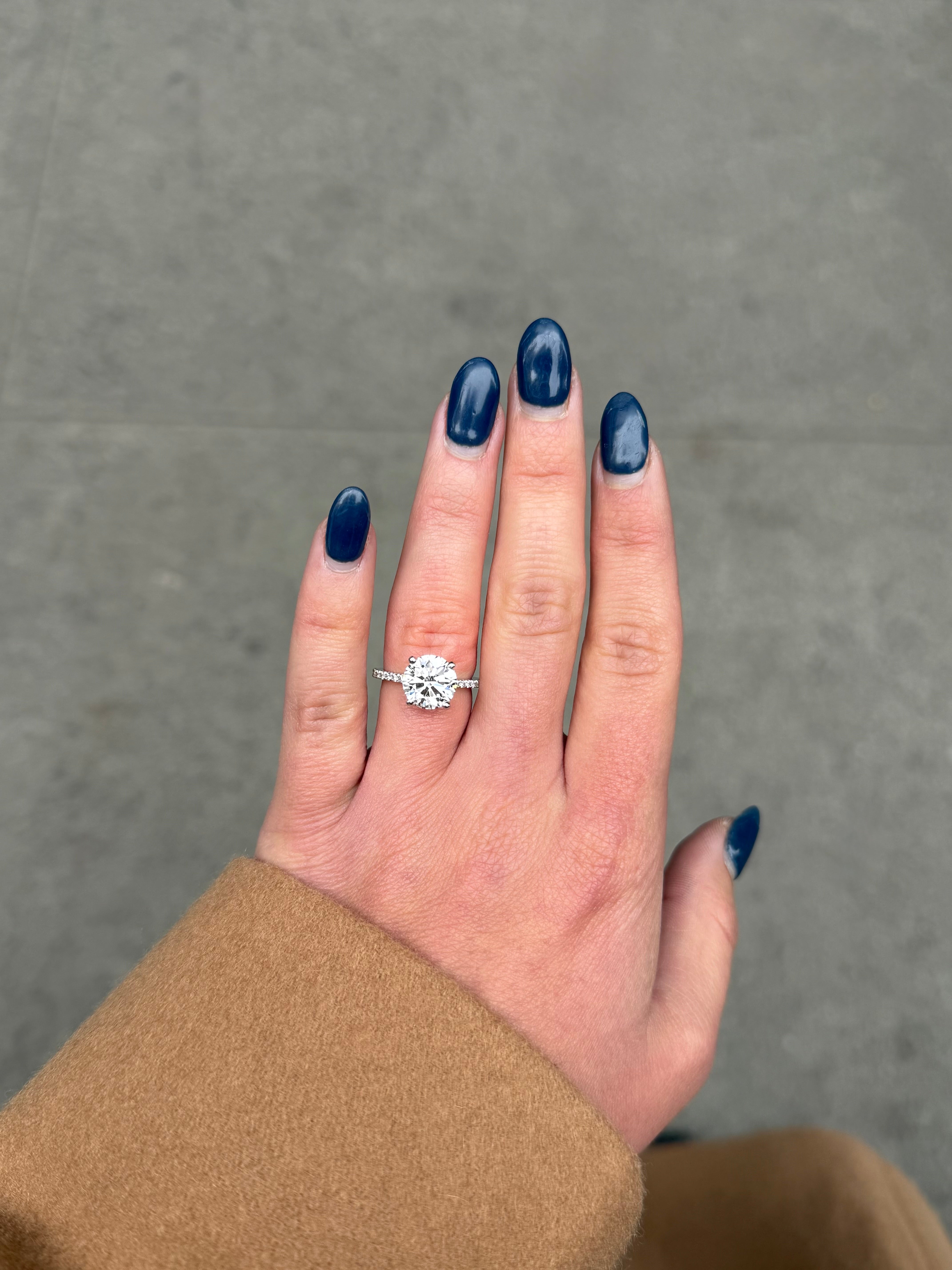 Ladies Lab Grown Round Diamond Engagement Ring