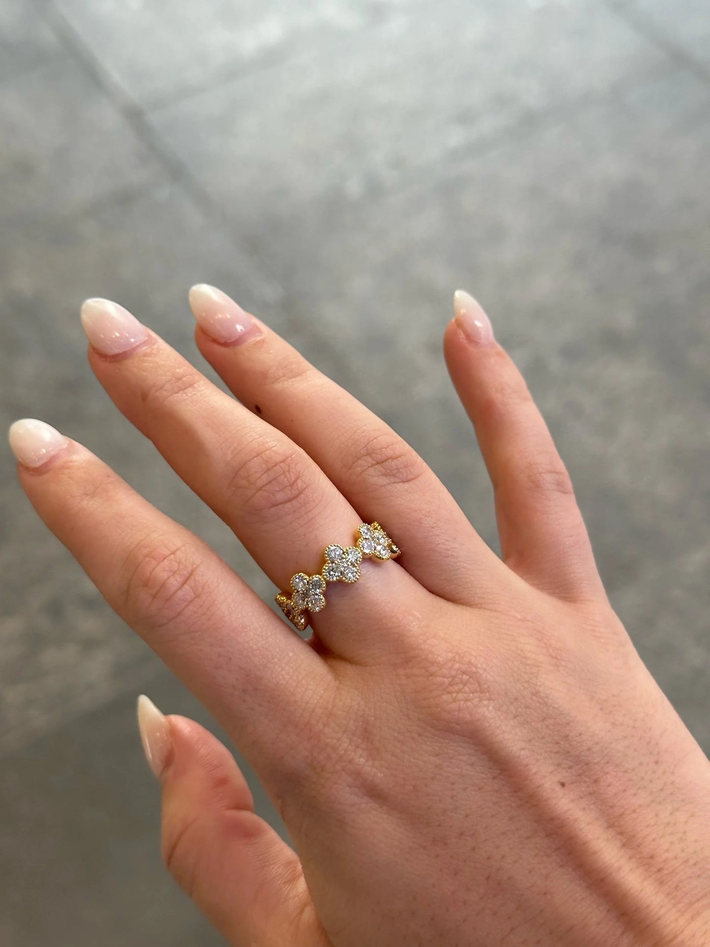 Ladies Five Clover Shaped Round Diamond Ring