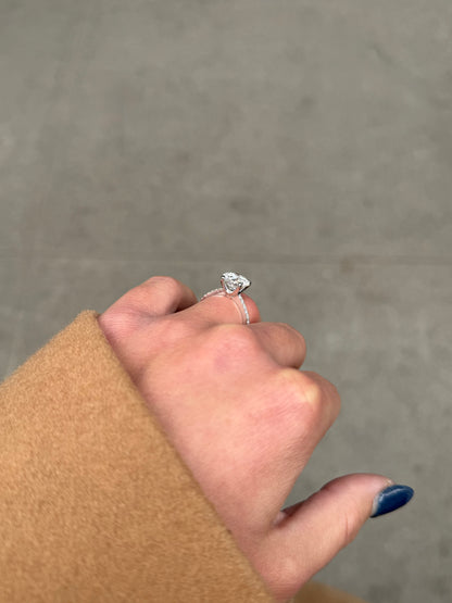 Ladies Lab Grown Round Diamond Engagement Ring