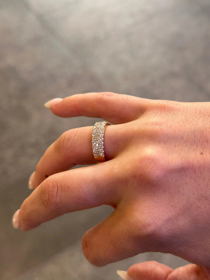Ladies Three Row Round Diamond Band