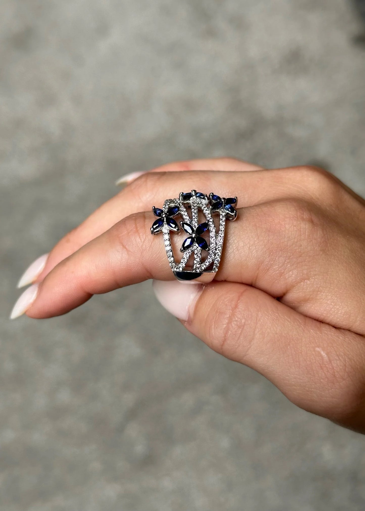 Ladies Sapphire Flower and Round Diamond Ring