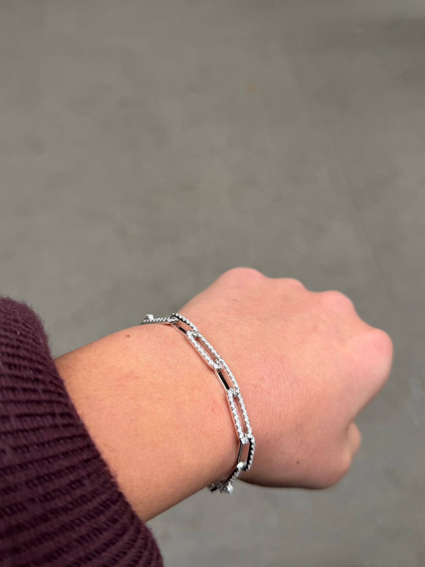 Ladies Round Diamond Link Bracelet