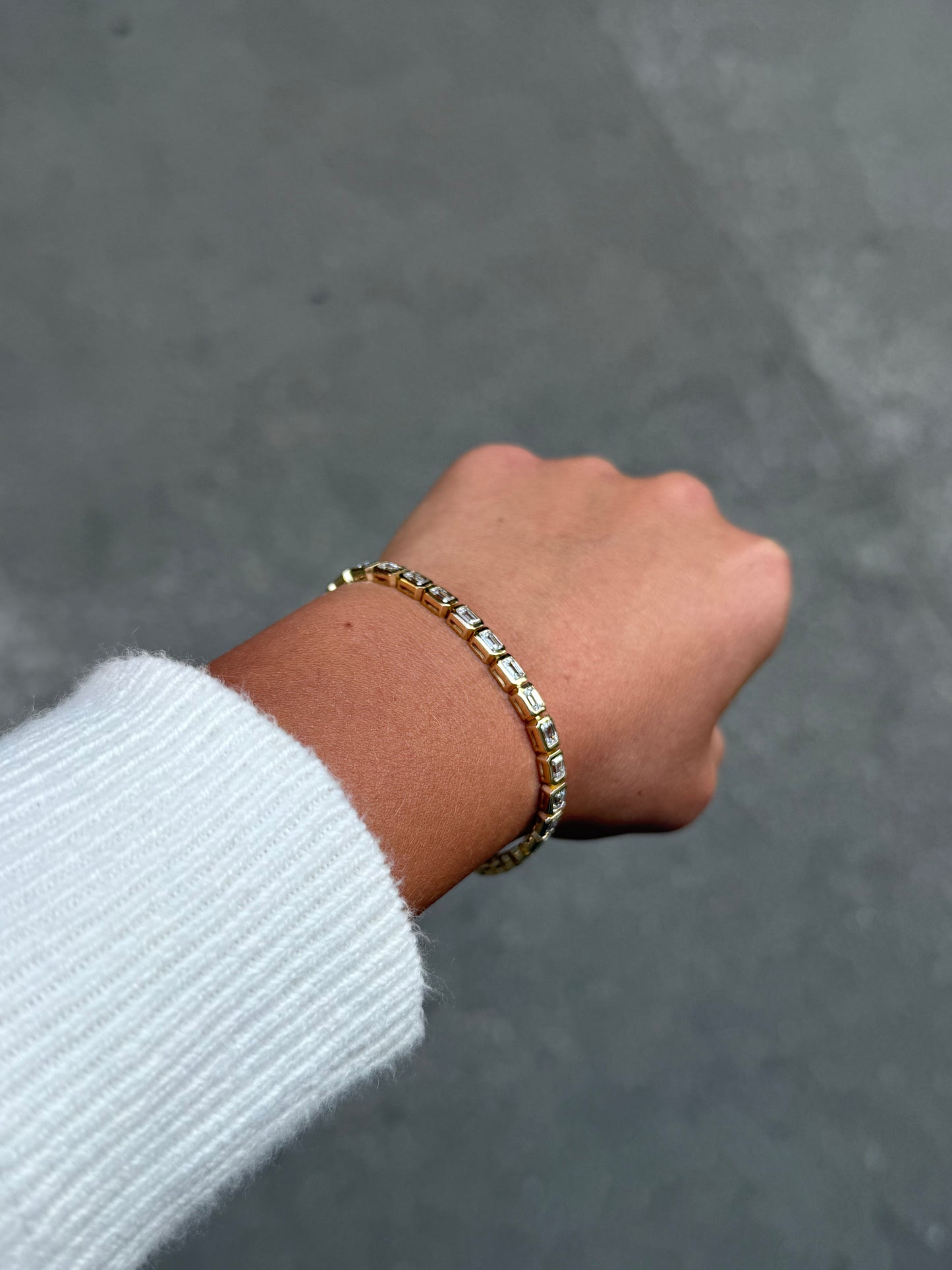 Ladies Lab Grown Bezel Set Emerald Bracelet
