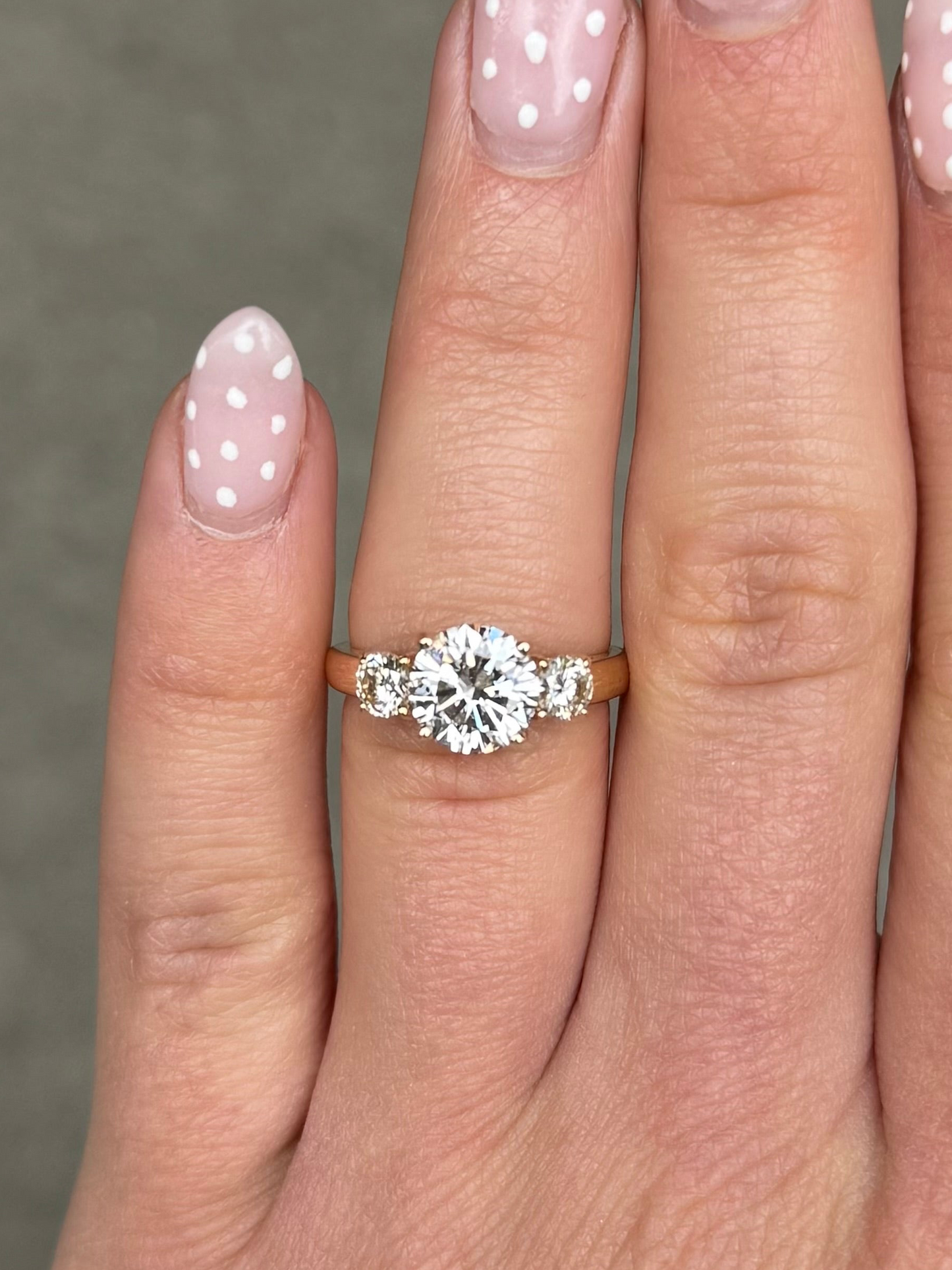 Ladies 3 Stone Round Diamond Engagement Ring