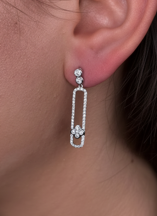 Ladies Dangling Clover Earring