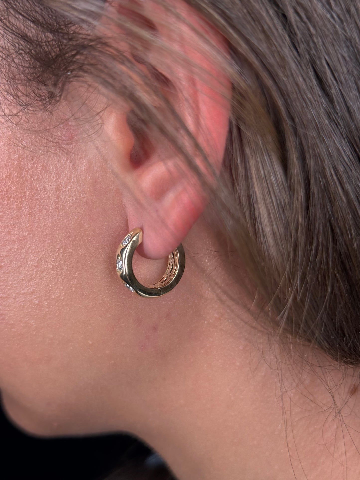 Ladies 3 Diamond Hoop