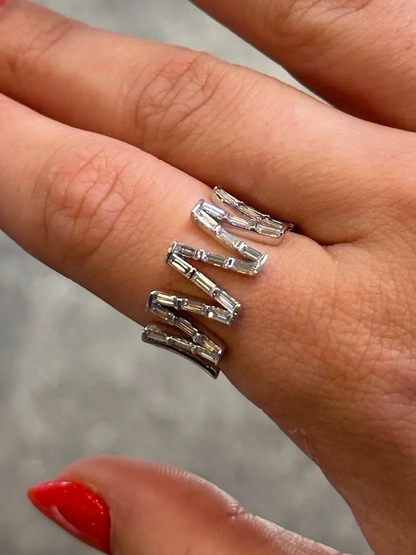 Ladies Majestic Baguette Cut Diamond Ring