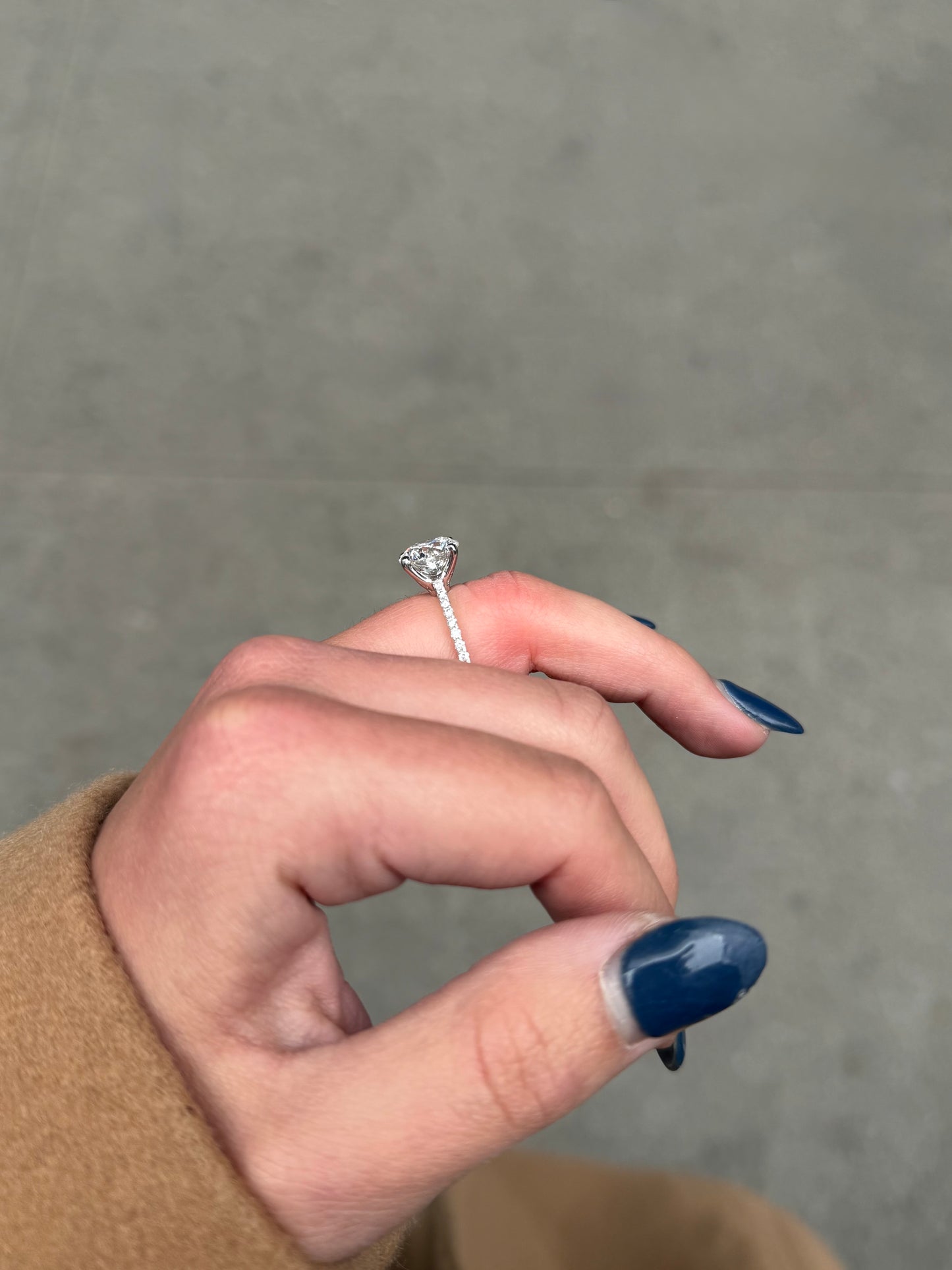 Ladies Lab Grown Round Diamond Engagement Ring