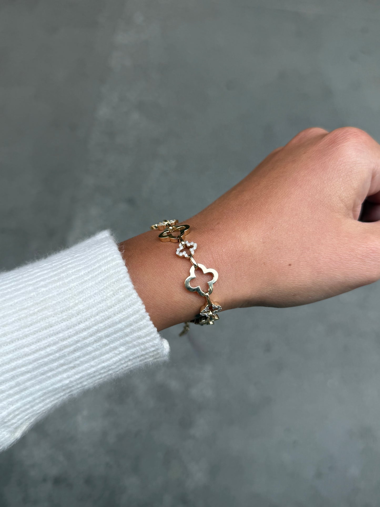 Ladies Gold and Diamond Clover Bracelet