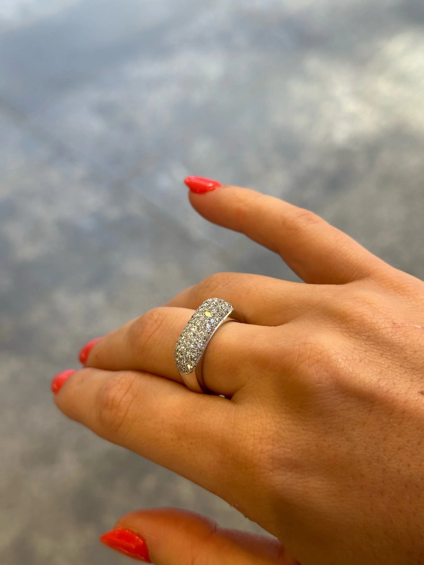 Ladies Center Pave Round Diamond Ring