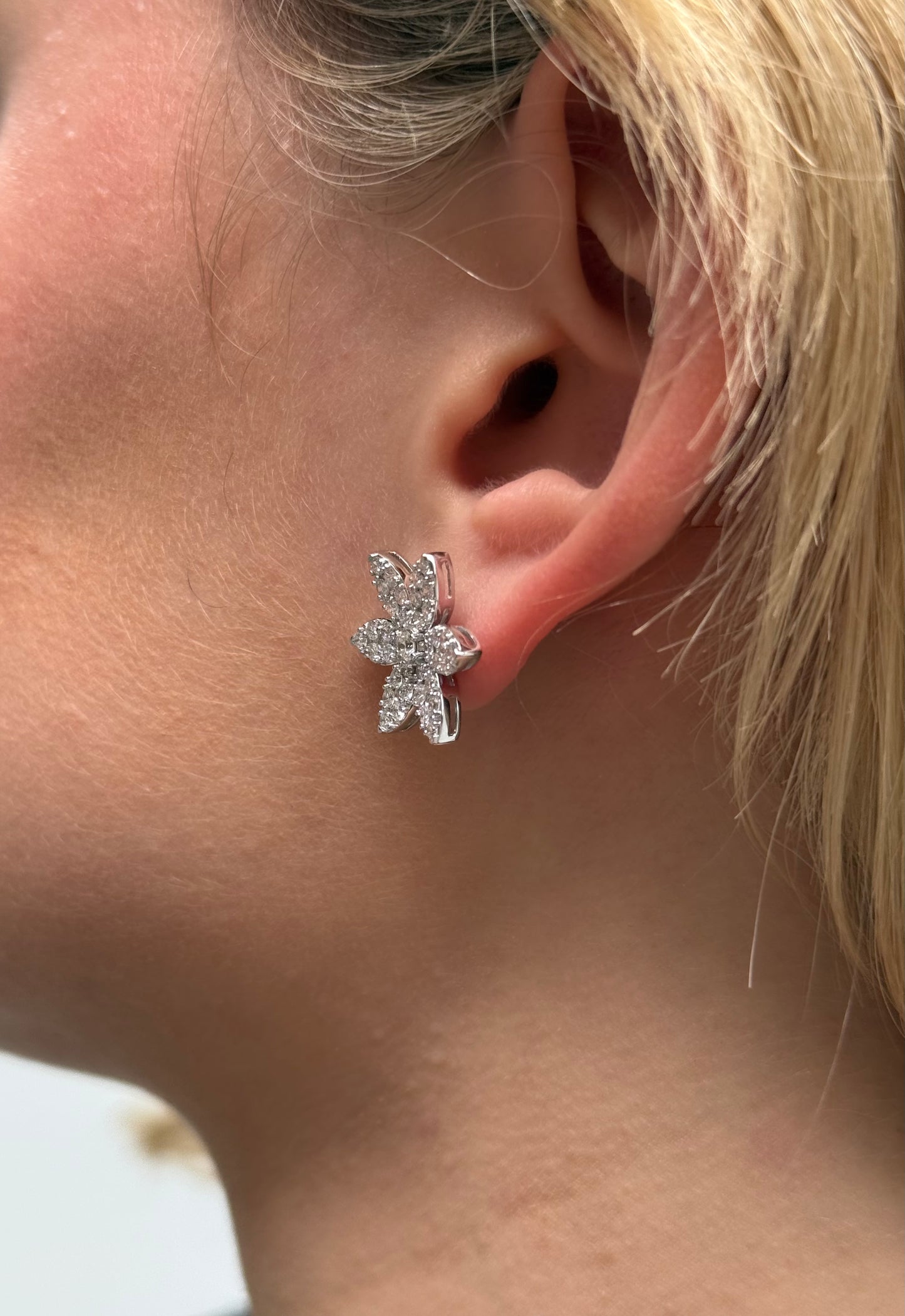 Ladies 6 Flower Pedal Cluster Diamond Earring