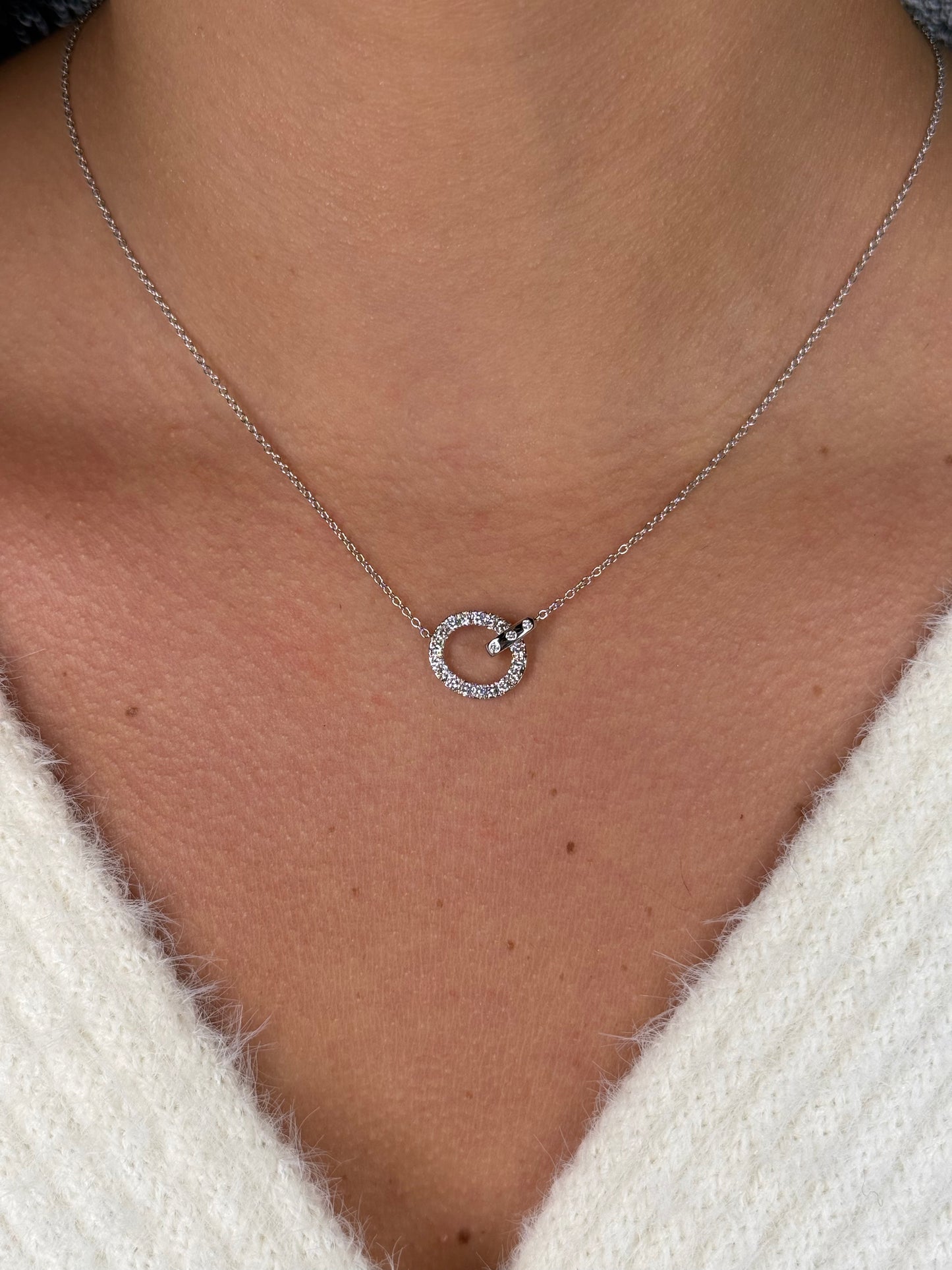 Ladies Round Diamond Circle Necklace