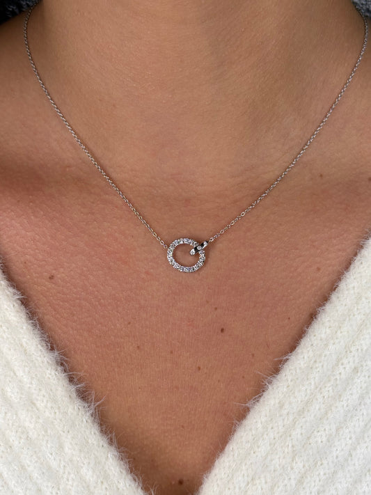 Ladies Round Diamond Circle Necklace