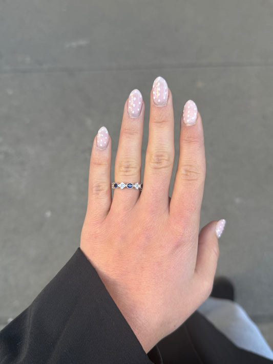 Ladies Alternating Oval Sapphire and Clover Band