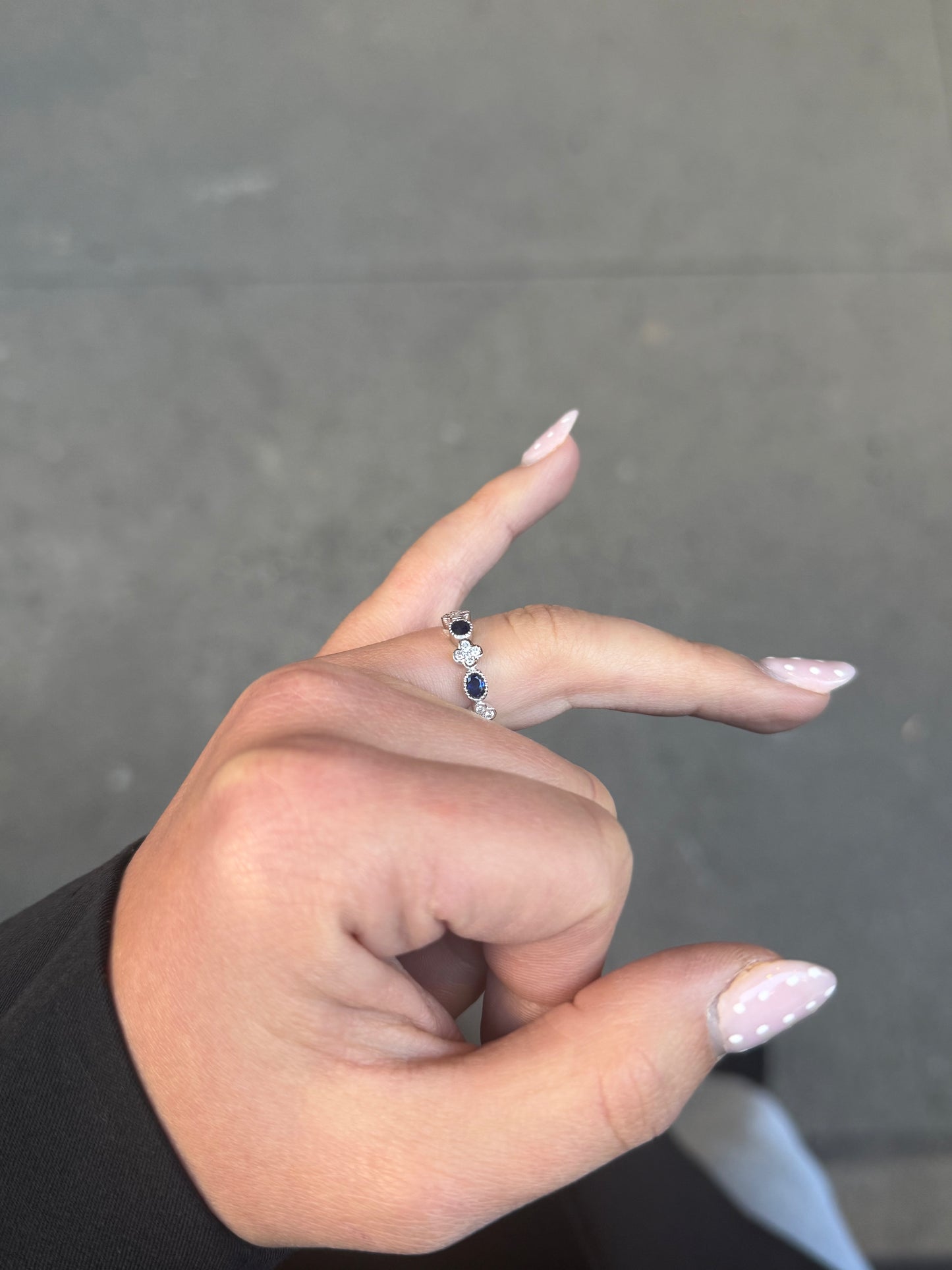 Ladies Alternating Oval Sapphire and Clover Band