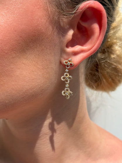 Ladies 3 Clover Dangling Earring