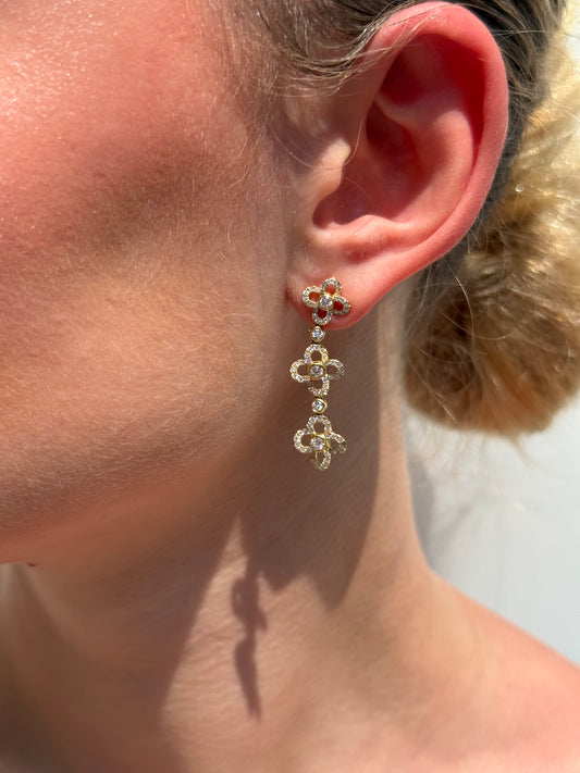 Ladies 3 Clover Dangling Earring