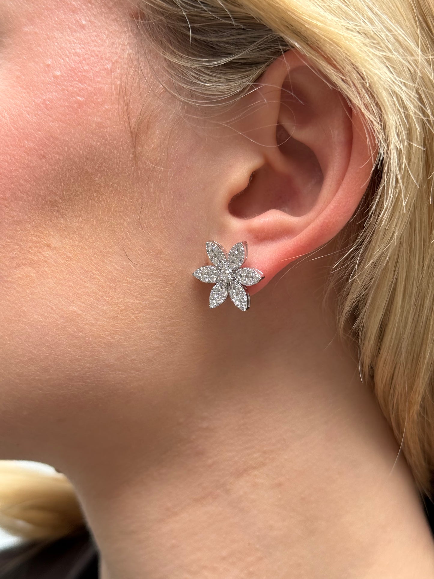 Ladies 6 Flower Pedal Cluster Diamond Earring