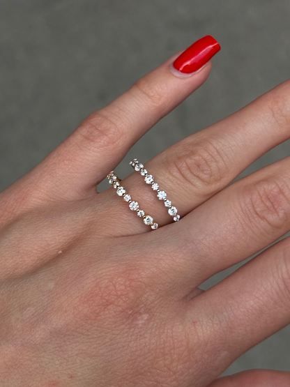 Ladies Single Prong Halfway Wedding Band