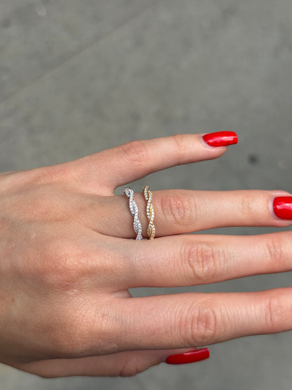 Ladies Mini Twisting Wedding Band