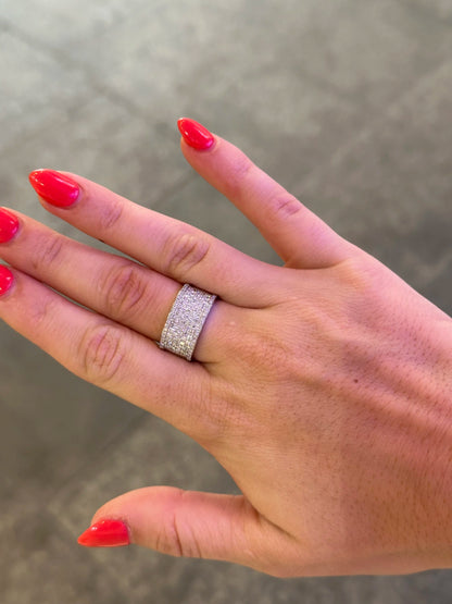 Ladies Pave Set Round Diamond Ring