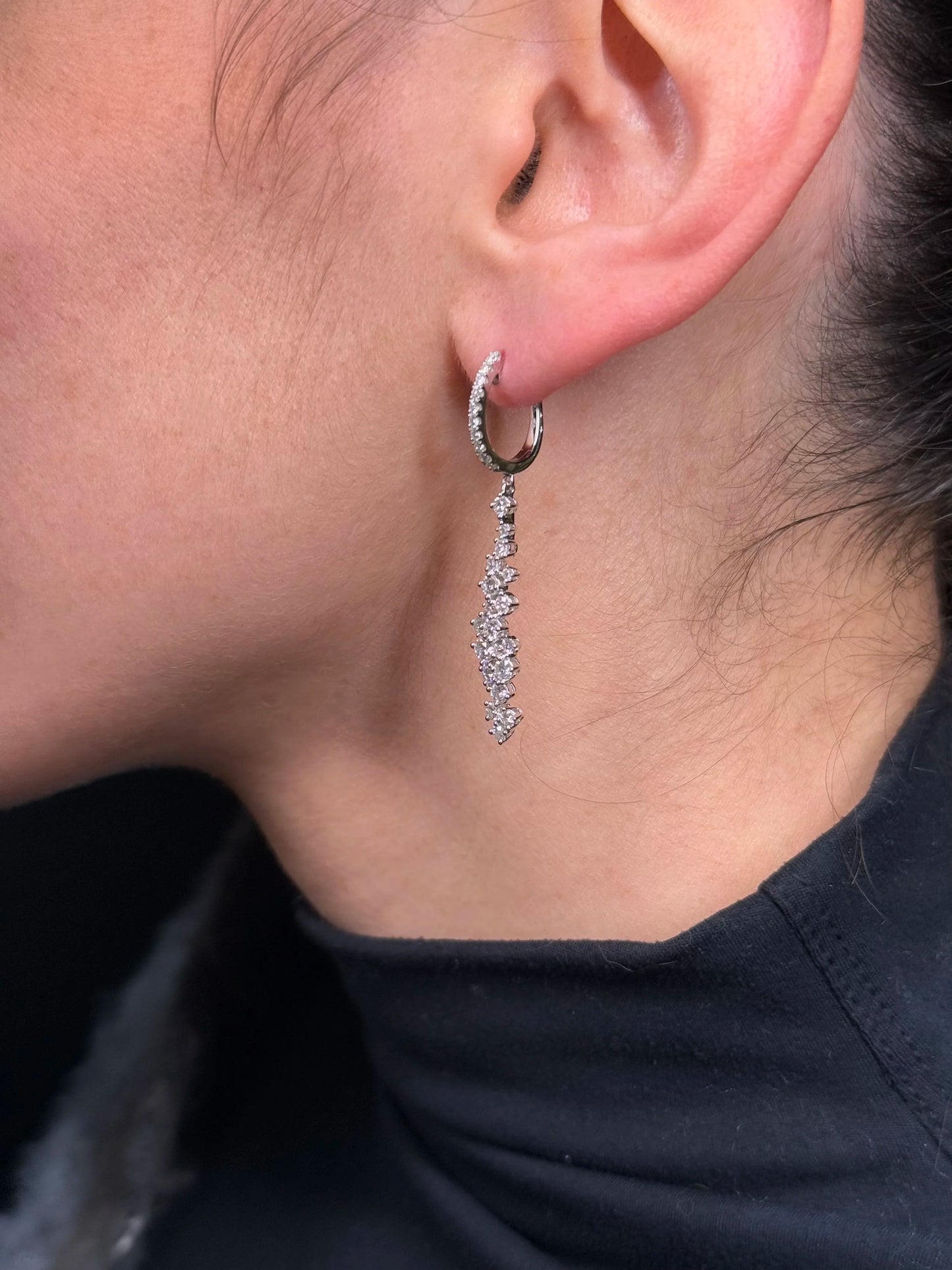 Ladies Alternating Size Diamond Earrings
