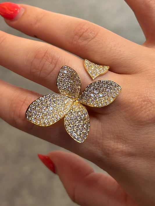 Ladies Big Flower Shaped Ring