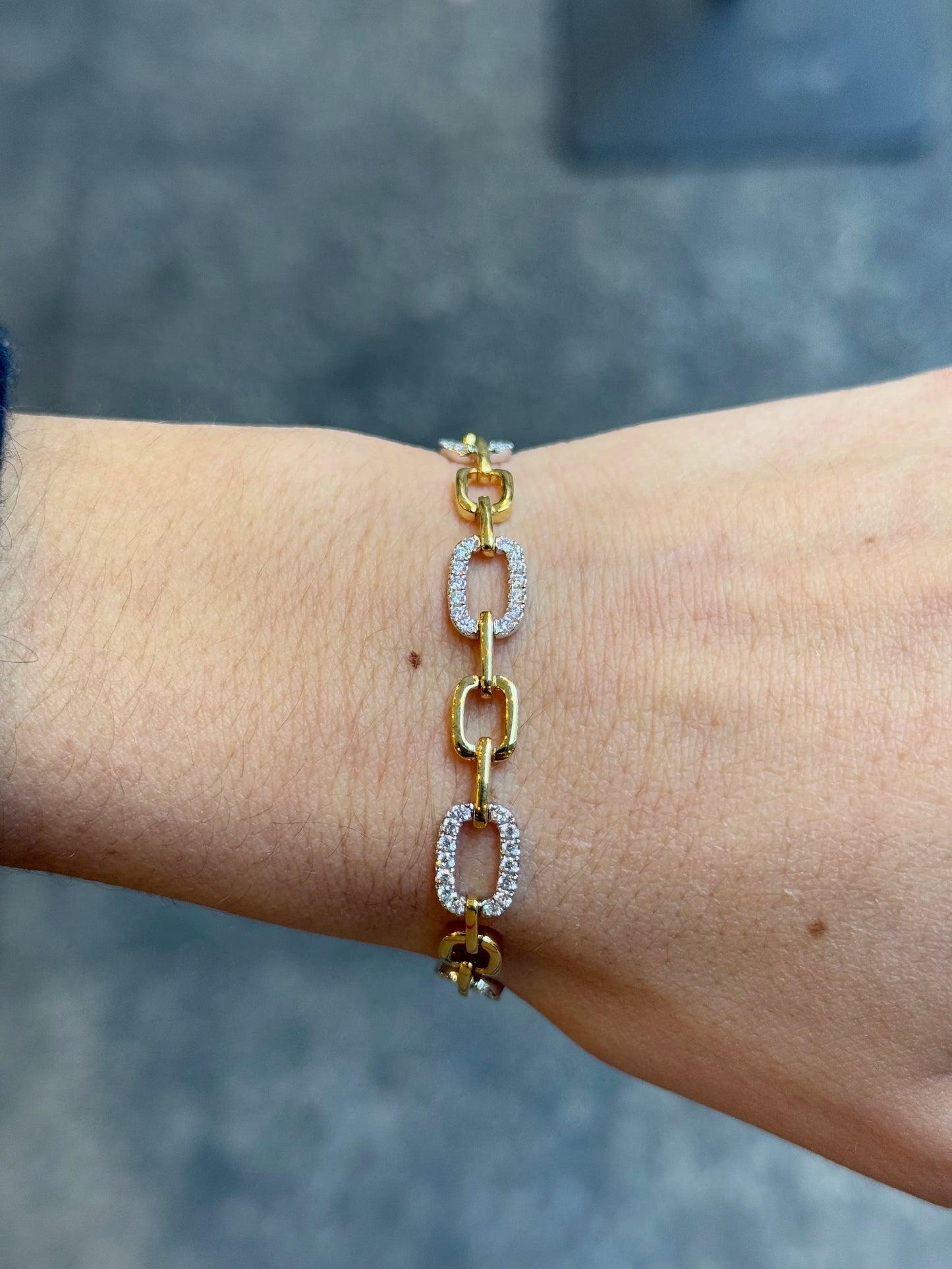 Ladies Gold and Diamond Alternating Link Chain Bracelet
