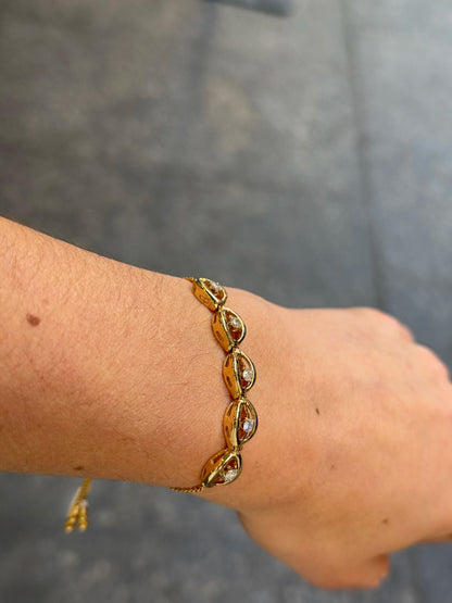 Ladies Adjustable Five Spaced Out Gold and Center Diamond Bracelet