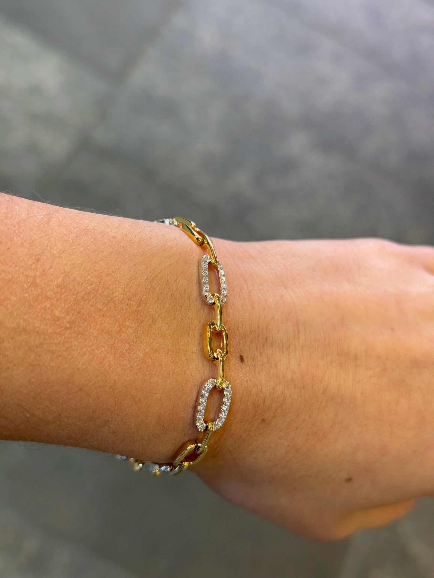 Ladies Gold and Diamond Alternating Link Chain Bracelet