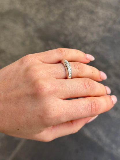 Ladies Round and Baguette Alternating Wedding Band