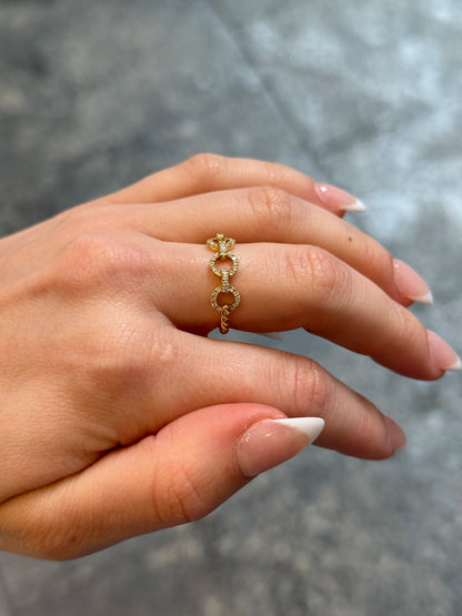 Ladies Yellow Gold Circle Chain Diamond Ring