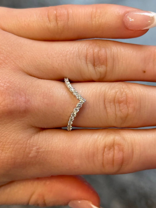 Ladies Pointed Diamond Ring