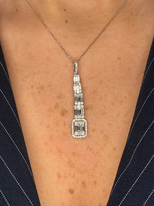 Ladies Gradual Emerald Cluster Pendant