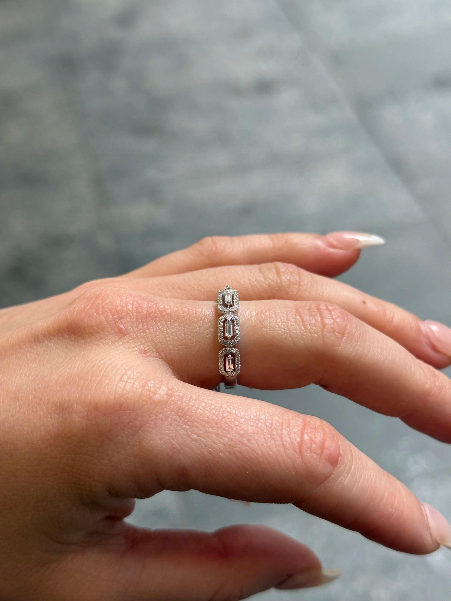 Ladies 5 Piece Baguette and Round Diamond Band