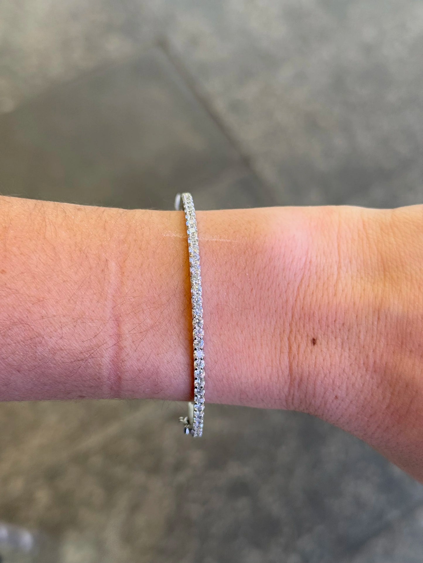 Ladies Straight Diamond Bangle Bracelet 1.80ct