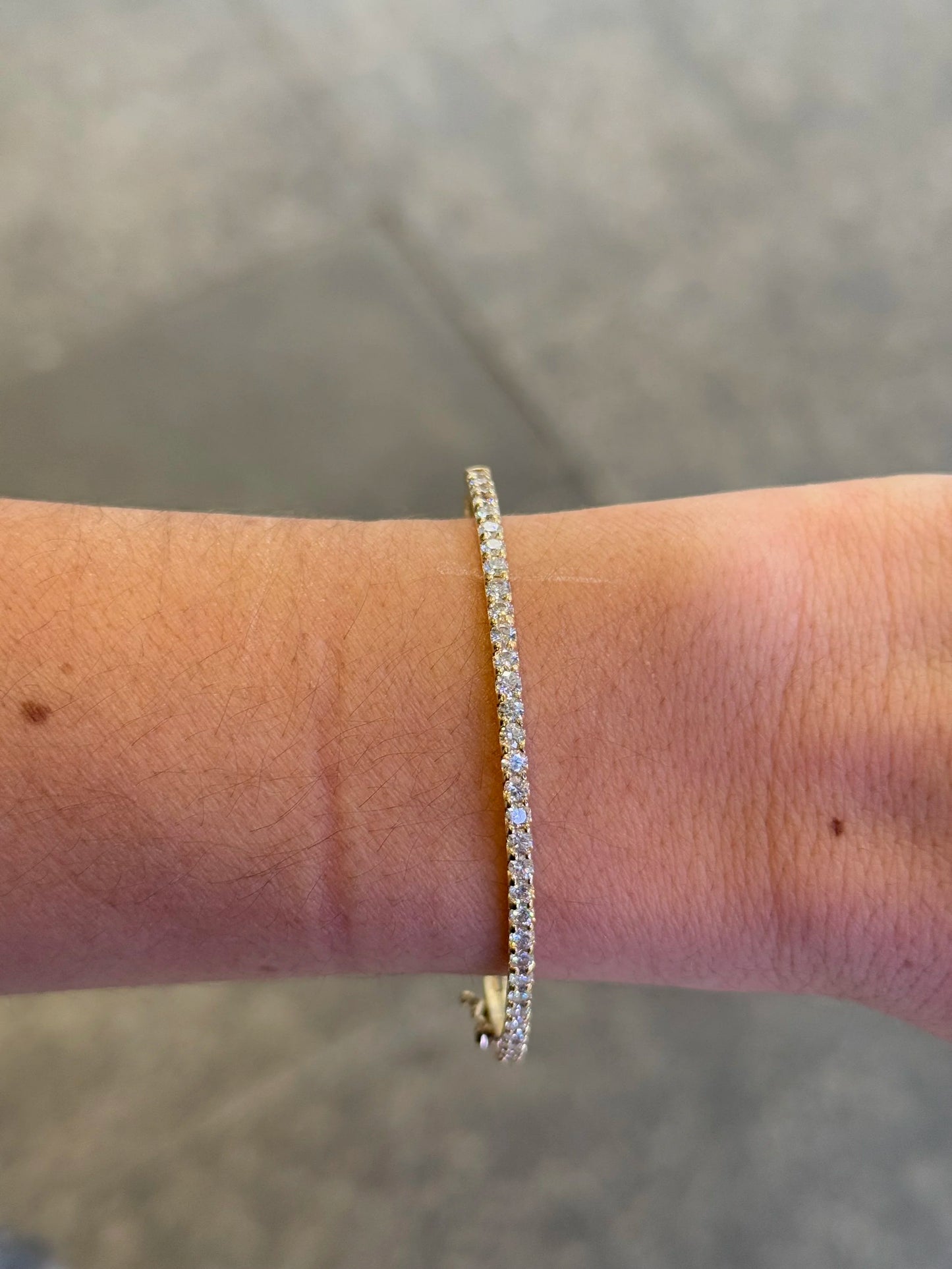 Ladies Straight Diamond Bangle Bracelet 1.80ct