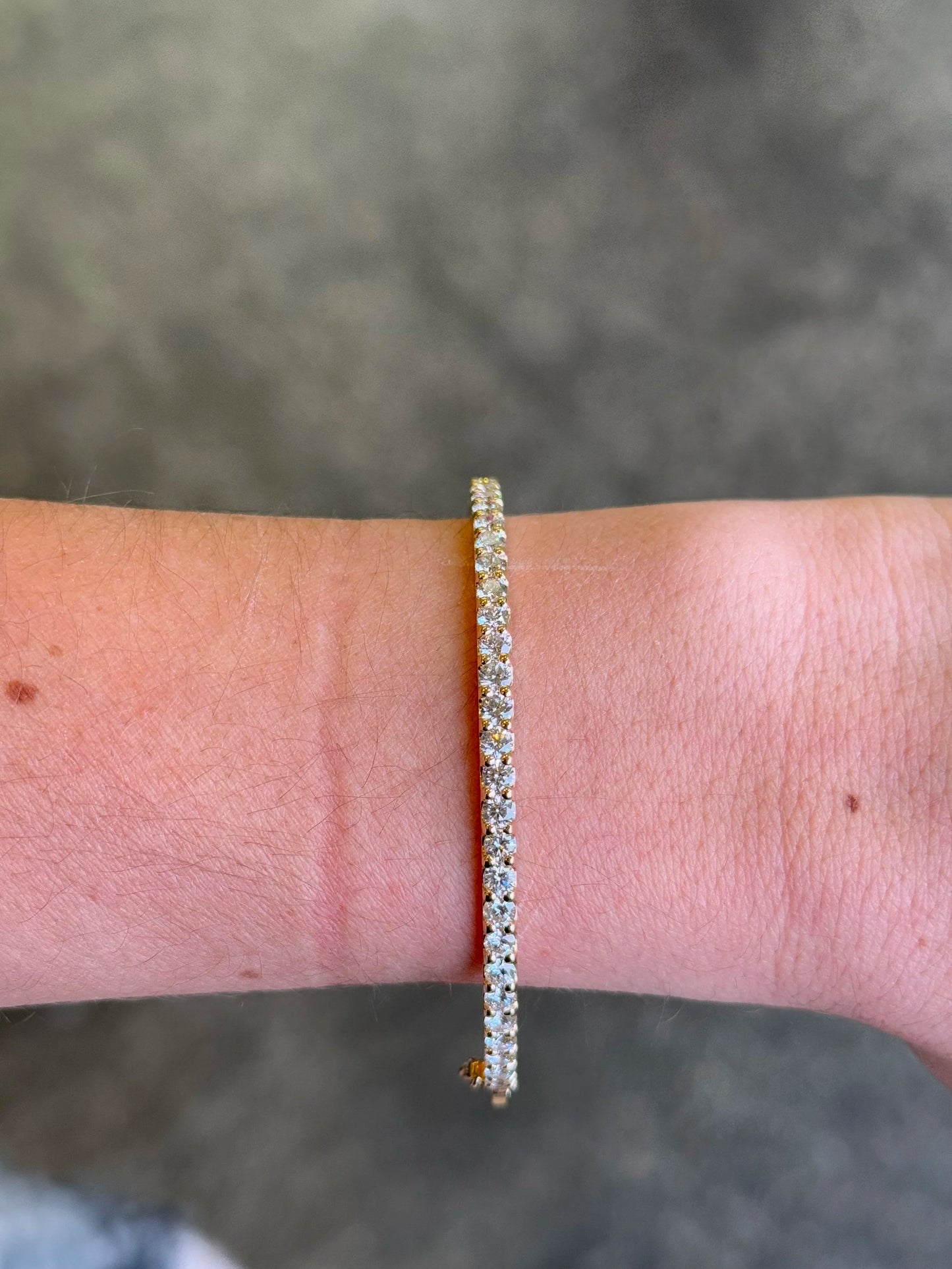 Ladies Straight Diamond Bangle Bracelet 2.85ct