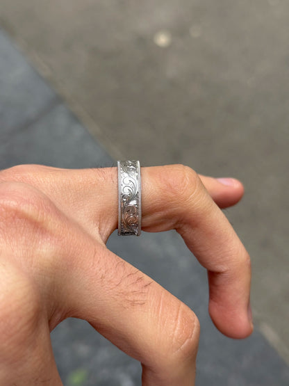 Men's Hand Engraved Center with Miligrain side Wedding Band
