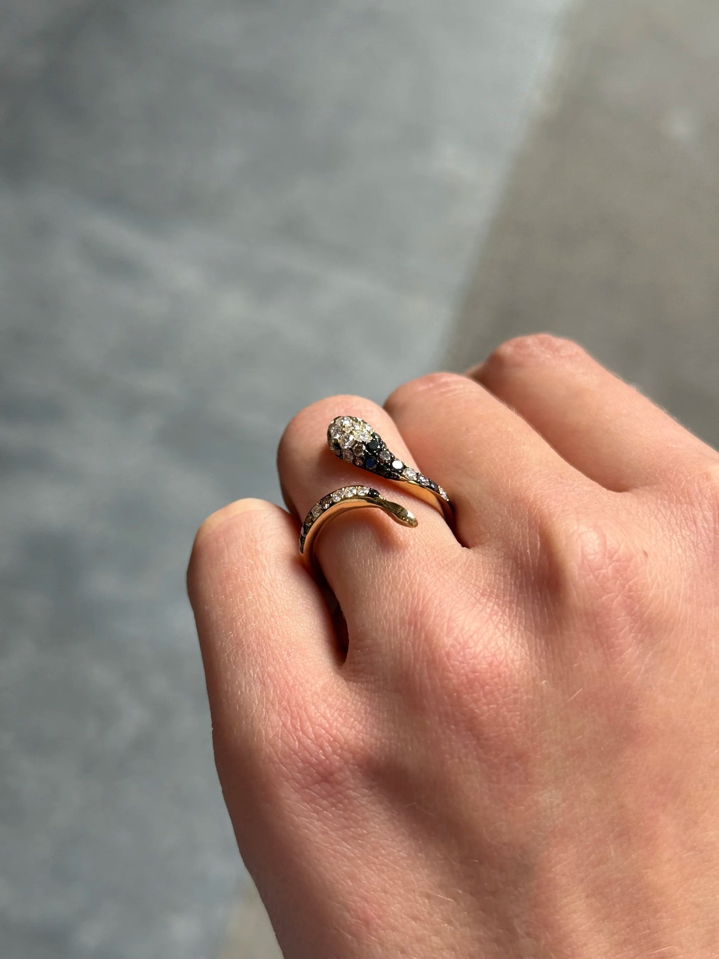 Ladies Serpent Shape Multicolor Diamond Ring