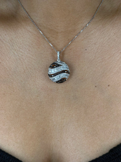 Ladies Wavey Circle Diamond Pendant