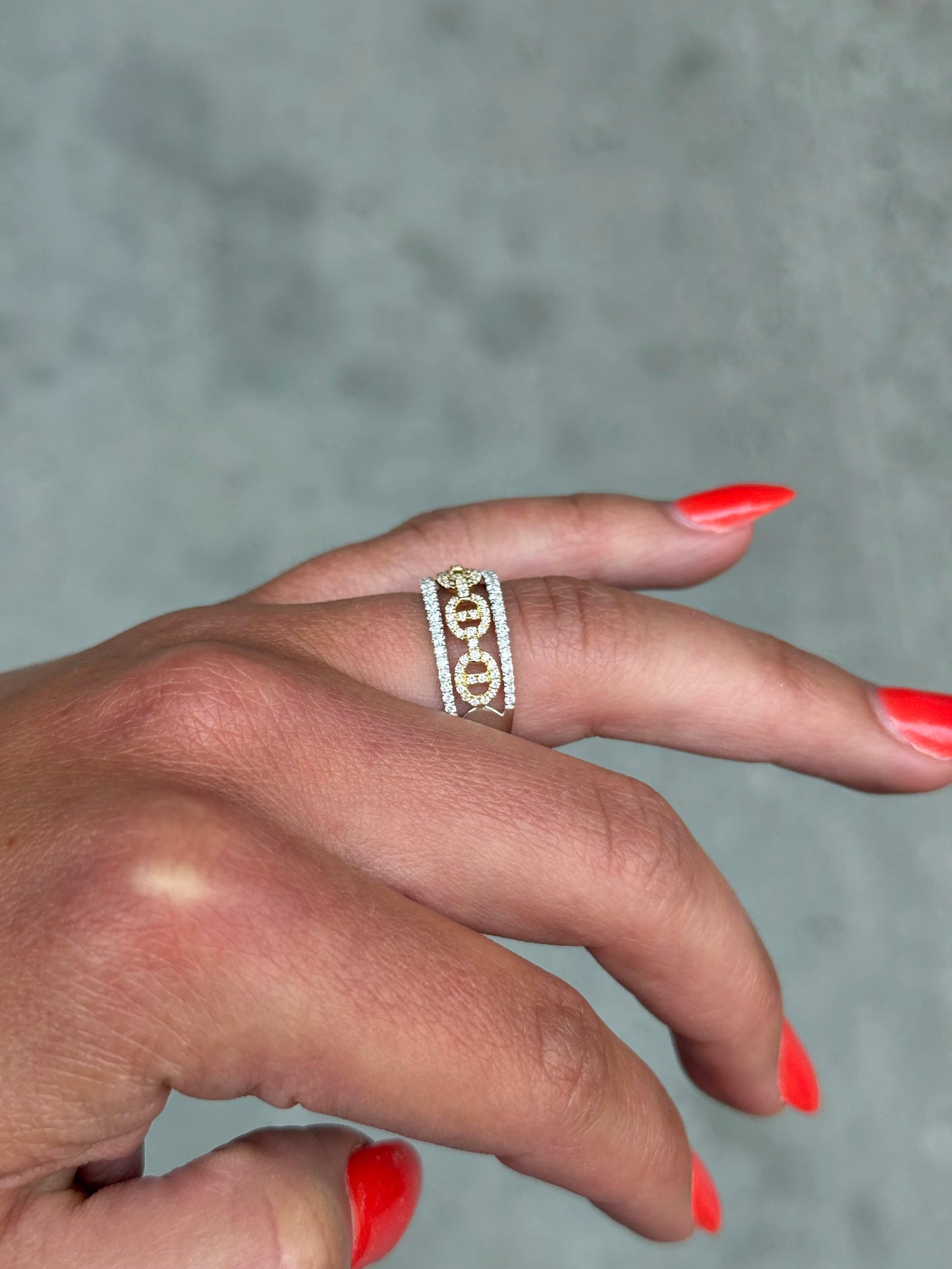 Ladies Wide Link Design Diamond Ring